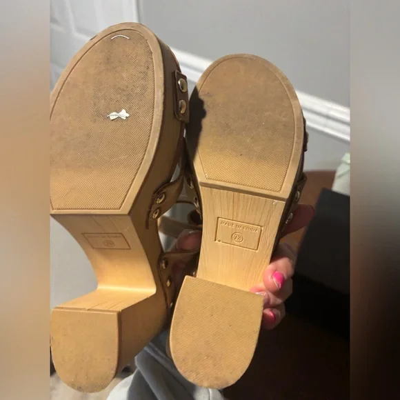 Women's Stylish Tan Platform Sandals -Size 7 1/2 Worn 2 times - Picture 7 of 7